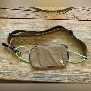 LULULEMON SHOULDER BAG